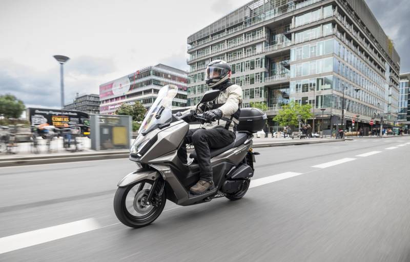 Remorquage de scooter Kymco après incident électrique ou frein bloqué avec intervention experte à Toulon dans le Var