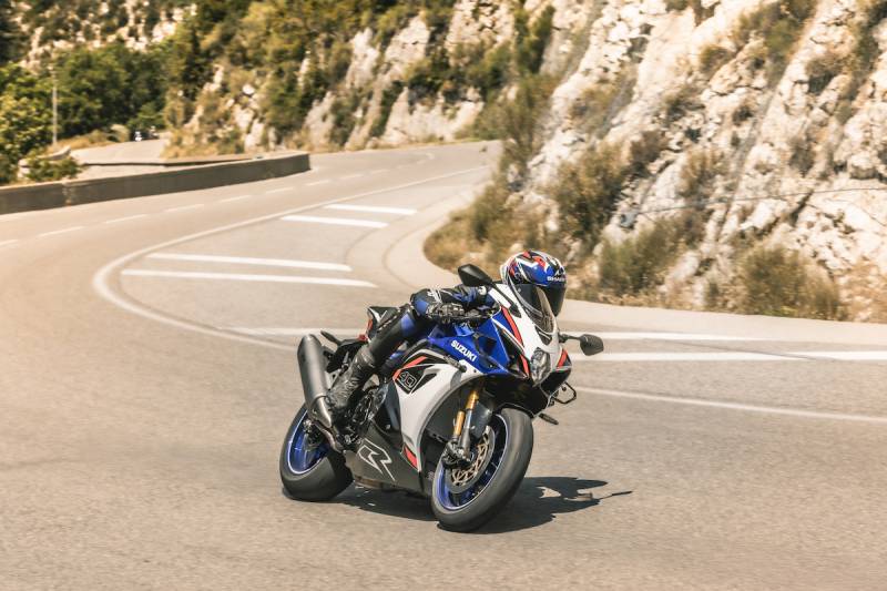 Dépannage en urgence d'une Suzuki suite à une crevaison sur les routes de Provence-Alpes-Côte d’Azur
